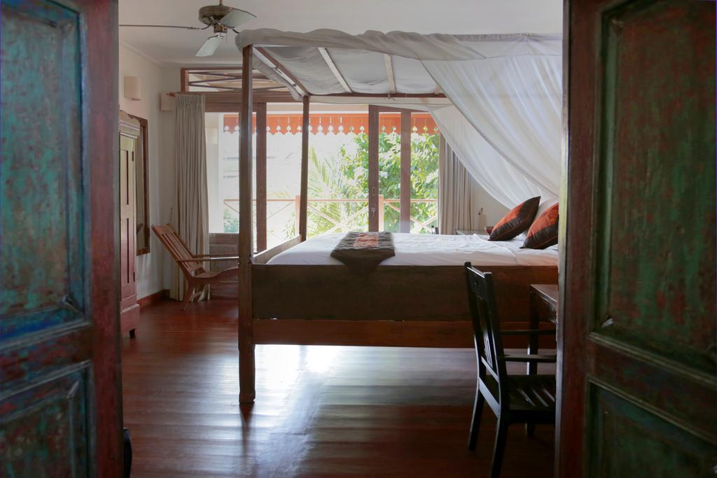 Villa Varuna Legian Kamer foto