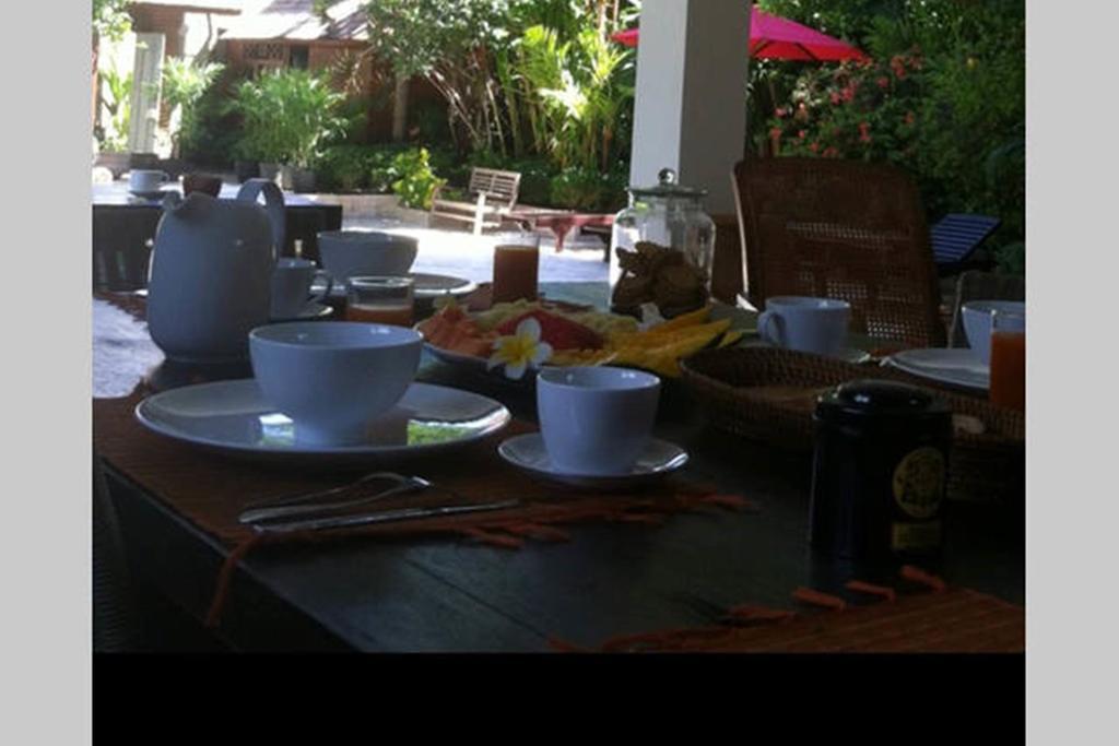 Villa Varuna Legian Kamer foto