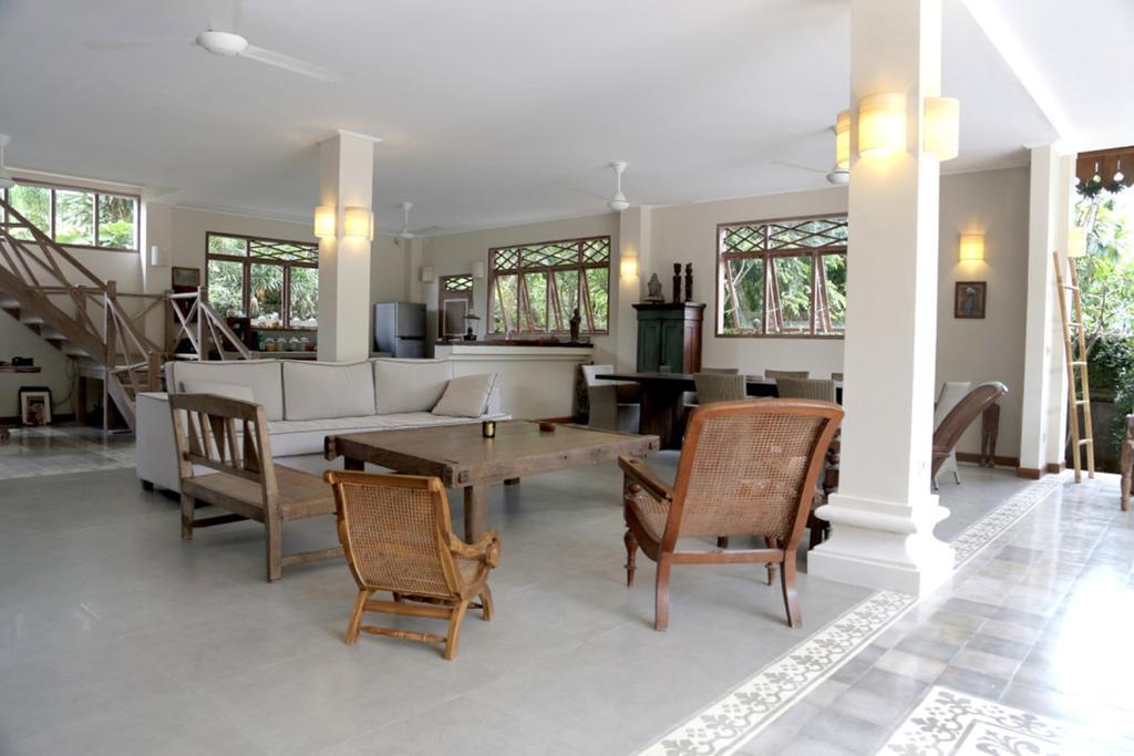 Villa Varuna Legian Kamer foto