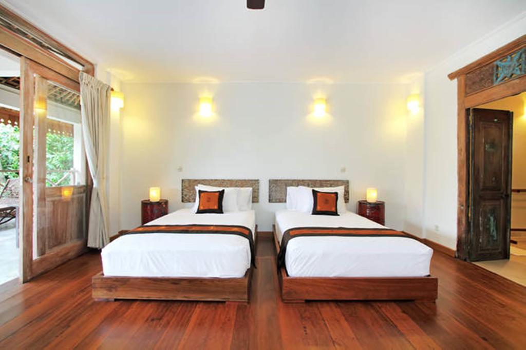 Villa Varuna Legian Kamer foto