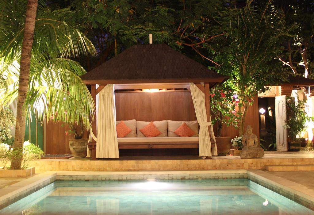 Villa Varuna Legian Buitenkant foto
