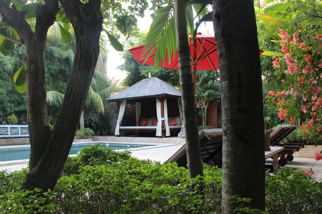 Villa Varuna Legian Buitenkant foto